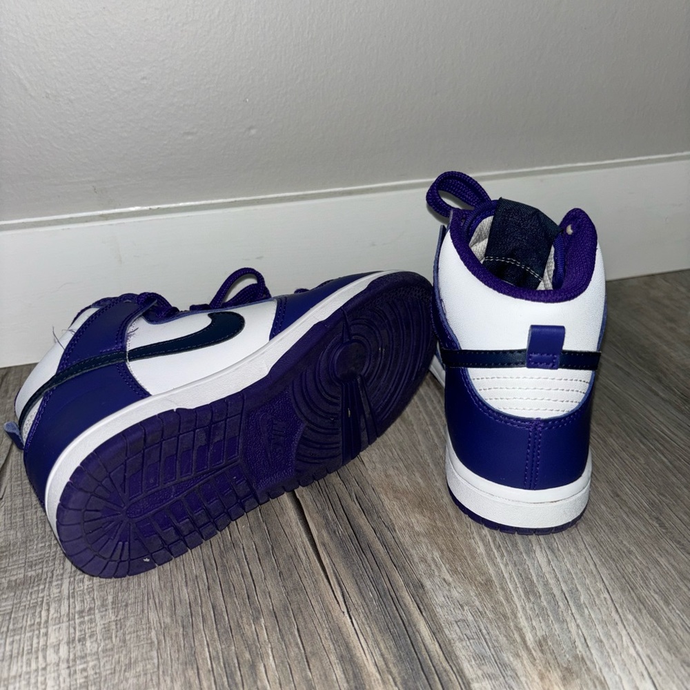 Nike Dunks - Picture 4 of 6